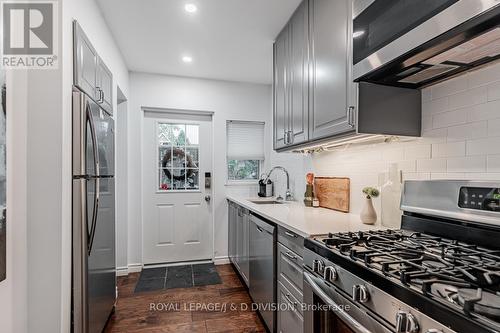 39 Delaware Avenue, Toronto, ON - Indoor Photo Showing Kitchen With Upgraded Kitchen