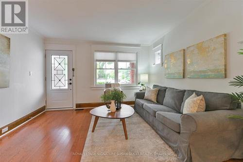 707 Sammon Avenue, Toronto, ON - Indoor Photo Showing Living Room