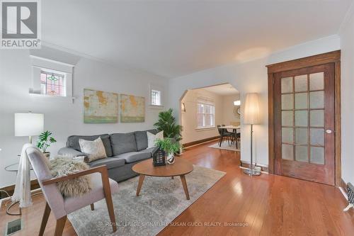 707 Sammon Avenue, Toronto, ON - Indoor Photo Showing Living Room