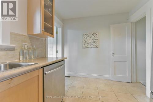 707 Sammon Avenue, Toronto, ON - Indoor Photo Showing Kitchen