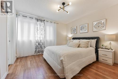 27 Cottonwood Court, Markham, ON - Indoor Photo Showing Bedroom