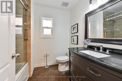 27 Cottonwood Court, Markham, ON - Indoor Photo Showing Bathroom