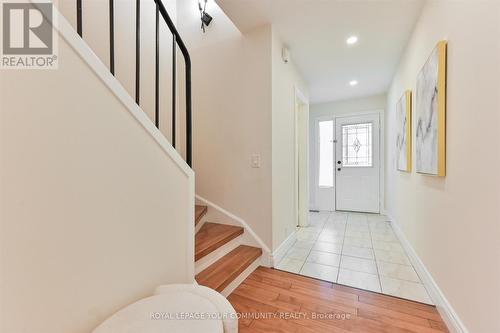 27 Cottonwood Court, Markham, ON - Indoor Photo Showing Other Room