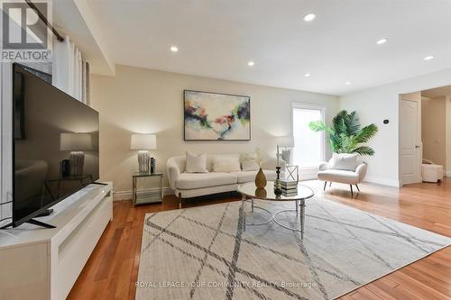 27 Cottonwood Court, Markham, ON - Indoor Photo Showing Living Room