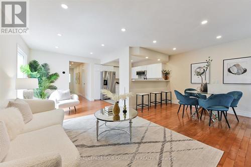 27 Cottonwood Court, Markham, ON - Indoor Photo Showing Living Room