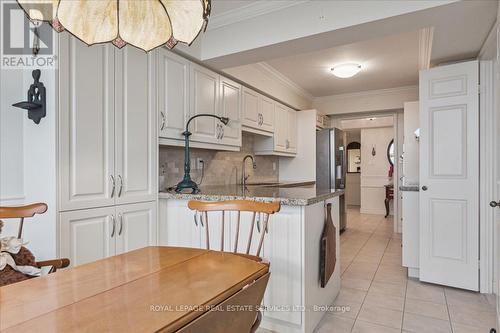 1901 - 2180 Marine Drive, Oakville, ON - Indoor Photo Showing Kitchen