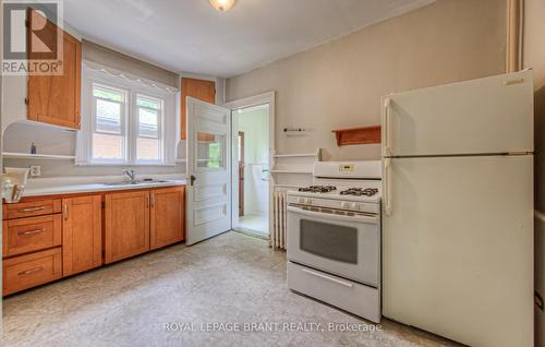 85 Park Avenue, Brantford, ON - Indoor Photo Showing Kitchen With Double Sink