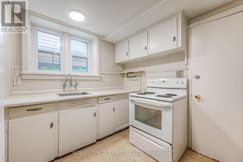 85 Park Avenue, Brantford, ON - Indoor Photo Showing Kitchen