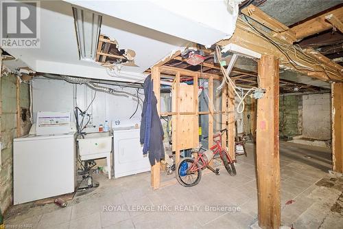 114 Welland Street N, Thorold, ON - Indoor Photo Showing Laundry Room