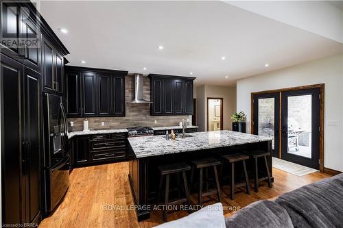 79 Concession 3, Norfolk, ON - Indoor Photo Showing Kitchen With Upgraded Kitchen