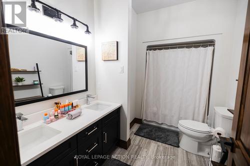 79 Concession 3, Norfolk, ON - Indoor Photo Showing Bathroom