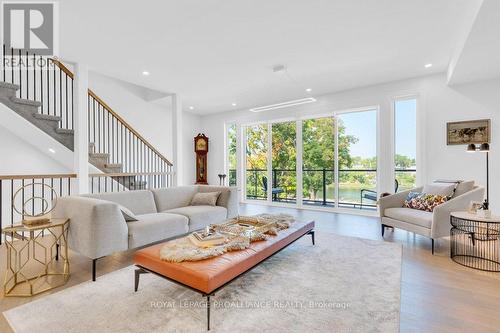 73C Bridge Street, Prince Edward County (Picton), ON - Indoor Photo Showing Living Room