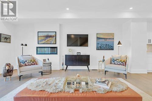 73C Bridge Street, Prince Edward County (Picton), ON - Indoor Photo Showing Living Room