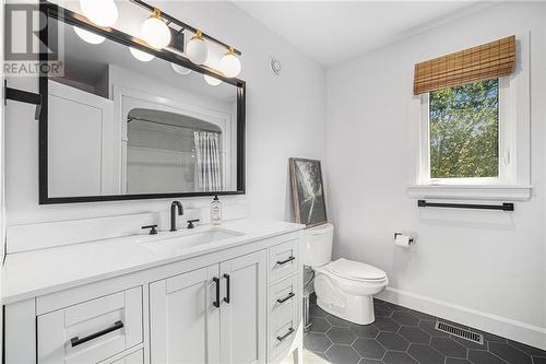 49 Autumn Drive, Smiths Falls, ON - Indoor Photo Showing Bathroom