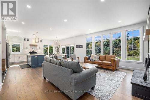 49 Autumn Drive, Rideau Lakes, ON - Indoor Photo Showing Living Room