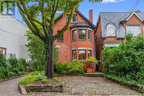 17 Farnham Avenue, Toronto, ON - Outdoor