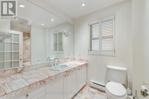 17 Farnham Avenue, Toronto, ON - Indoor Photo Showing Bathroom