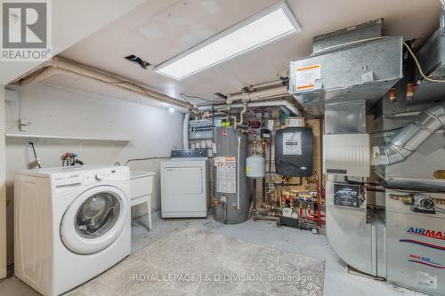 17 Farnham Avenue, Toronto, ON - Indoor Photo Showing Laundry Room