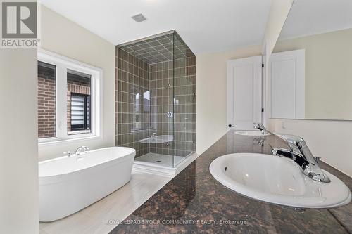 96 Weslock Crescent, Aurora, ON - Indoor Photo Showing Bathroom