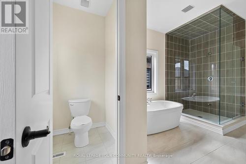 96 Weslock Crescent, Aurora, ON - Indoor Photo Showing Bathroom