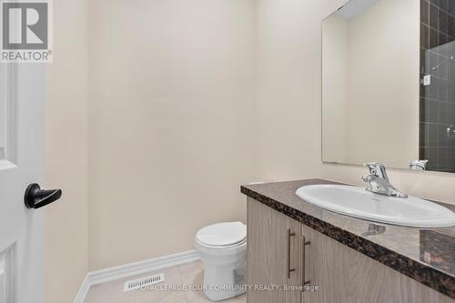 96 Weslock Crescent, Aurora, ON - Indoor Photo Showing Bathroom