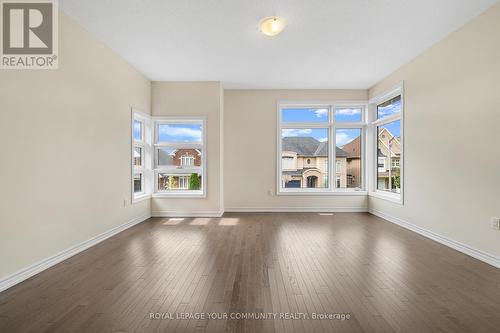 96 Weslock Crescent, Aurora, ON - Indoor Photo Showing Other Room