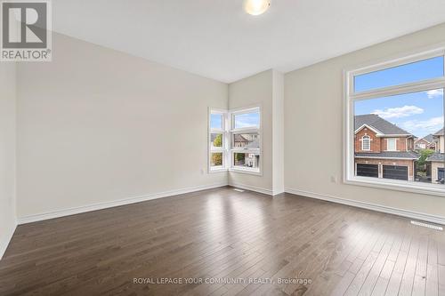 96 Weslock Crescent, Aurora, ON - Indoor Photo Showing Other Room