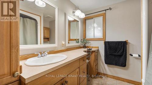 11 Ravine Crescent, Haldimand, ON - Indoor Photo Showing Bathroom