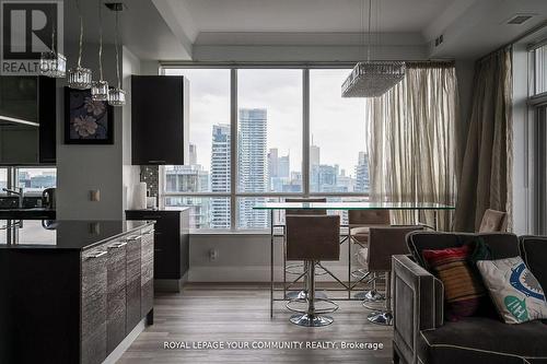 Ph 3501 - 21 Balmuto Street, Toronto, ON - Indoor Photo Showing Kitchen