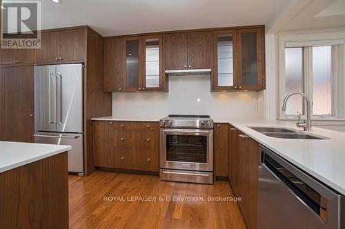 202 - 85 Admiral Road, Toronto, ON - Indoor Photo Showing Kitchen With Double Sink