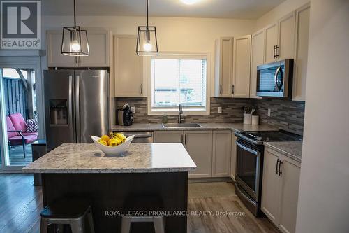 70 Cottonwood Drive, Belleville, ON - Indoor Photo Showing Kitchen With Upgraded Kitchen