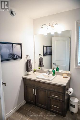 70 Cottonwood Drive, Belleville, ON - Indoor Photo Showing Bathroom