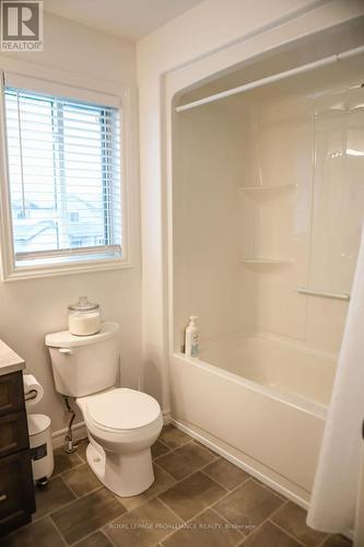 70 Cottonwood Drive, Belleville, ON - Indoor Photo Showing Bathroom