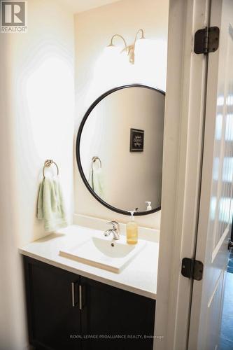 70 Cottonwood Drive, Belleville, ON - Indoor Photo Showing Bathroom