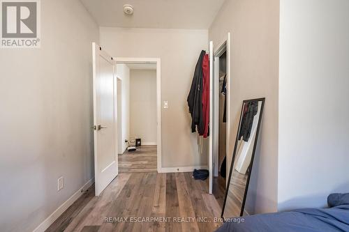 87 Hillview Street, Hamilton, ON - Indoor Photo Showing Bedroom