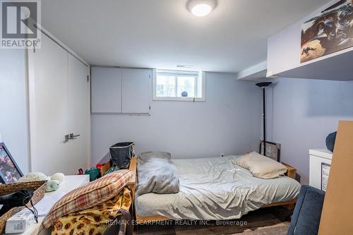 87 Hillview Street, Hamilton, ON - Indoor Photo Showing Bedroom