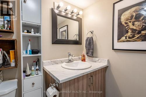 87 Hillview Street, Hamilton, ON - Indoor Photo Showing Bathroom