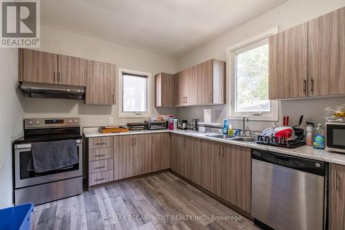 87 Hillview Street, Hamilton, ON - Indoor Photo Showing Kitchen With Double Sink