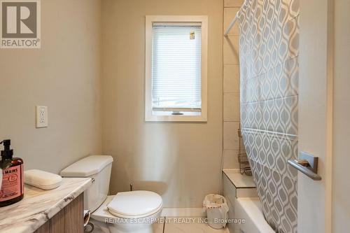 87 Hillview Street, Hamilton, ON - Indoor Photo Showing Bathroom