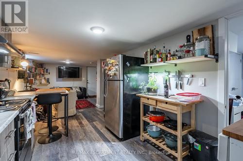 87 Hillview Street, Hamilton, ON - Indoor Photo Showing Kitchen