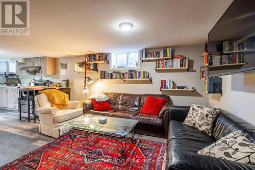 87 Hillview Street, Hamilton, ON - Indoor Photo Showing Living Room