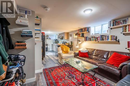 87 Hillview Street, Hamilton, ON - Indoor Photo Showing Living Room