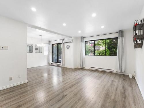 Family room - 2-4410 Ch. Des Cageux, Laval (Chomedey), QC - Indoor Photo Showing Other Room