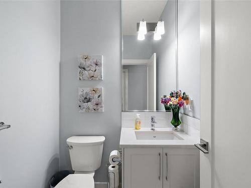 235 Bellamy Link, Langford, BC - Indoor Photo Showing Bathroom