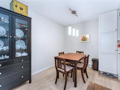 212-2520 Wark St, Victoria, BC - Indoor Photo Showing Dining Room