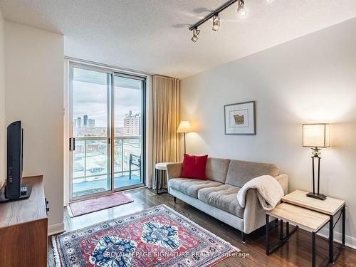 1107-323 Richmond St E, Toronto, ON - Indoor Photo Showing Living Room