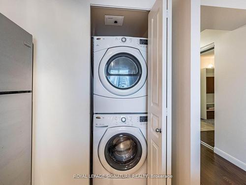 1107-323 Richmond St E, Toronto, ON - Indoor Photo Showing Laundry Room