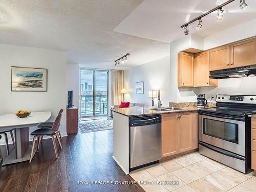 1107-323 Richmond St E, Toronto, ON - Indoor Photo Showing Kitchen With Double Sink