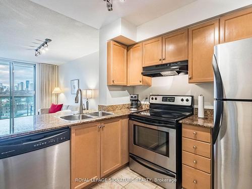 1107-323 Richmond St E, Toronto, ON - Indoor Photo Showing Kitchen With Double Sink