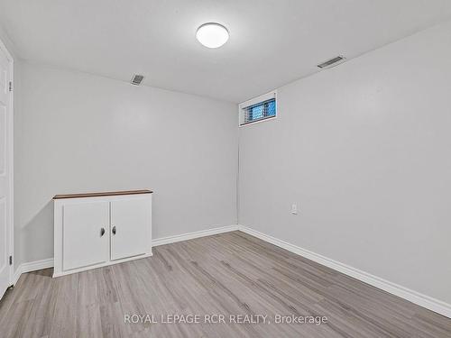 391 Kingston Rd, Toronto, ON - Indoor Photo Showing Other Room